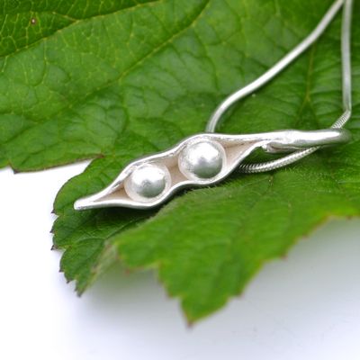 317266_handmade-silver-two-peas-in-a-pod-necklace